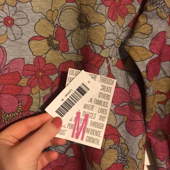 LuLaRoe Lynnae - Picture 2 of 2